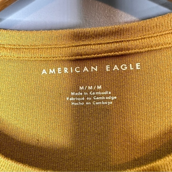 American Eagle Gold crewneck tshirt - Picture 2 of 5